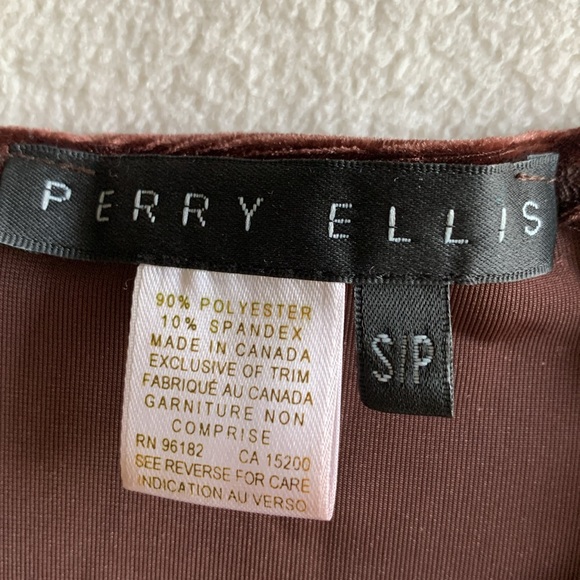 Perry Ellis Velvet Top - Picture 2 of 3